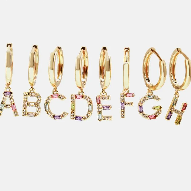 26 Orecchino con iniziali dell'alfabeto