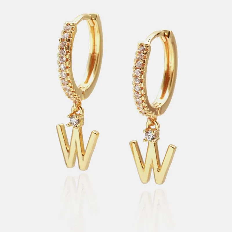 Orecchino con iniziale W pendente