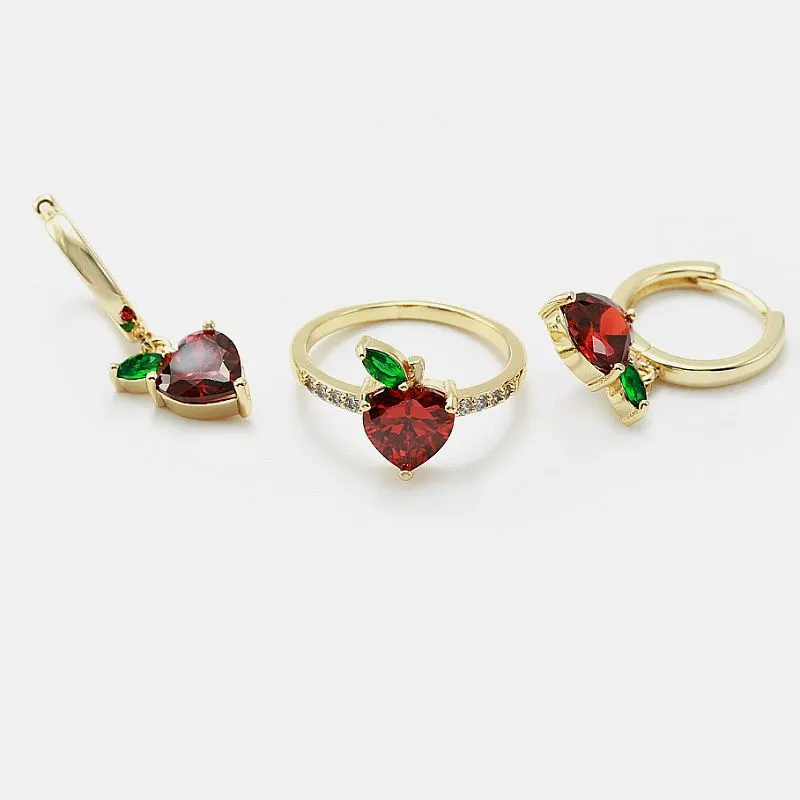 Set di gioielli a forma di cuore con zirconi rossi