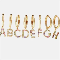 26 Orecchino con iniziali dell'alfabeto