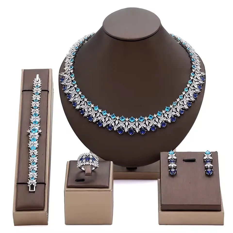 Set completi di gioielli alla moda